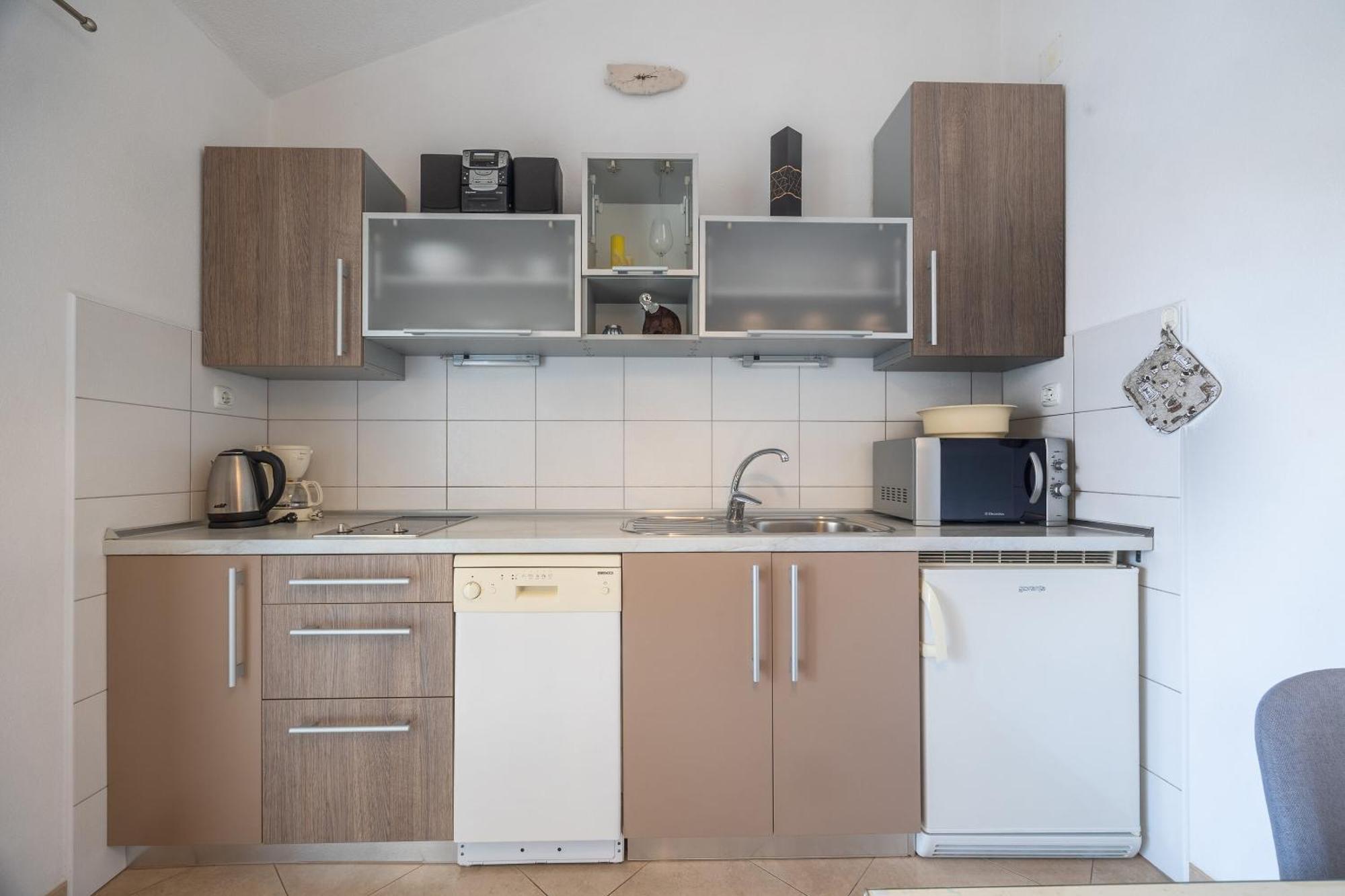 Apartments And Rooms Lea Бол Екстер'єр фото