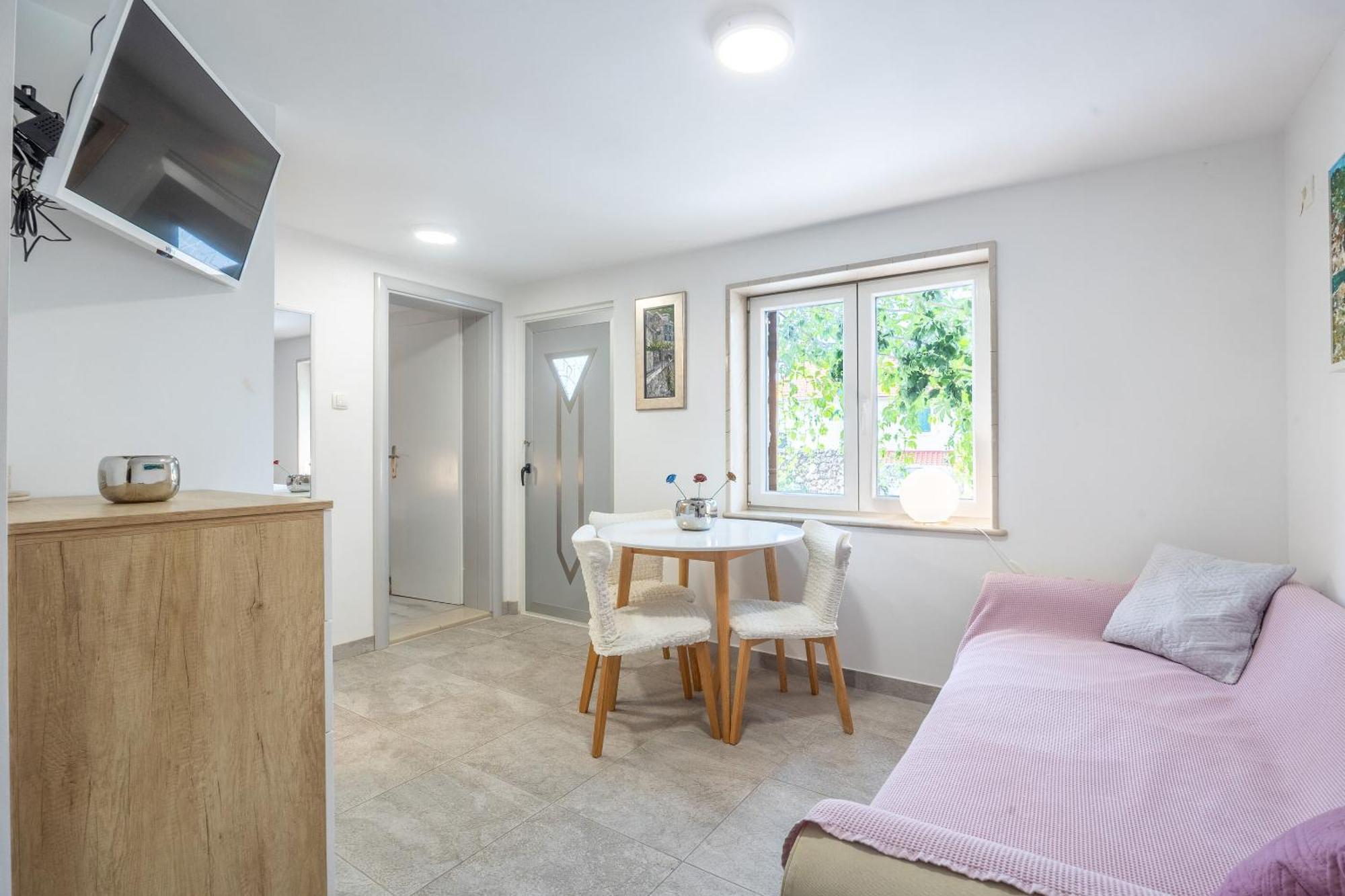 Apartments And Rooms Lea Бол Екстер'єр фото