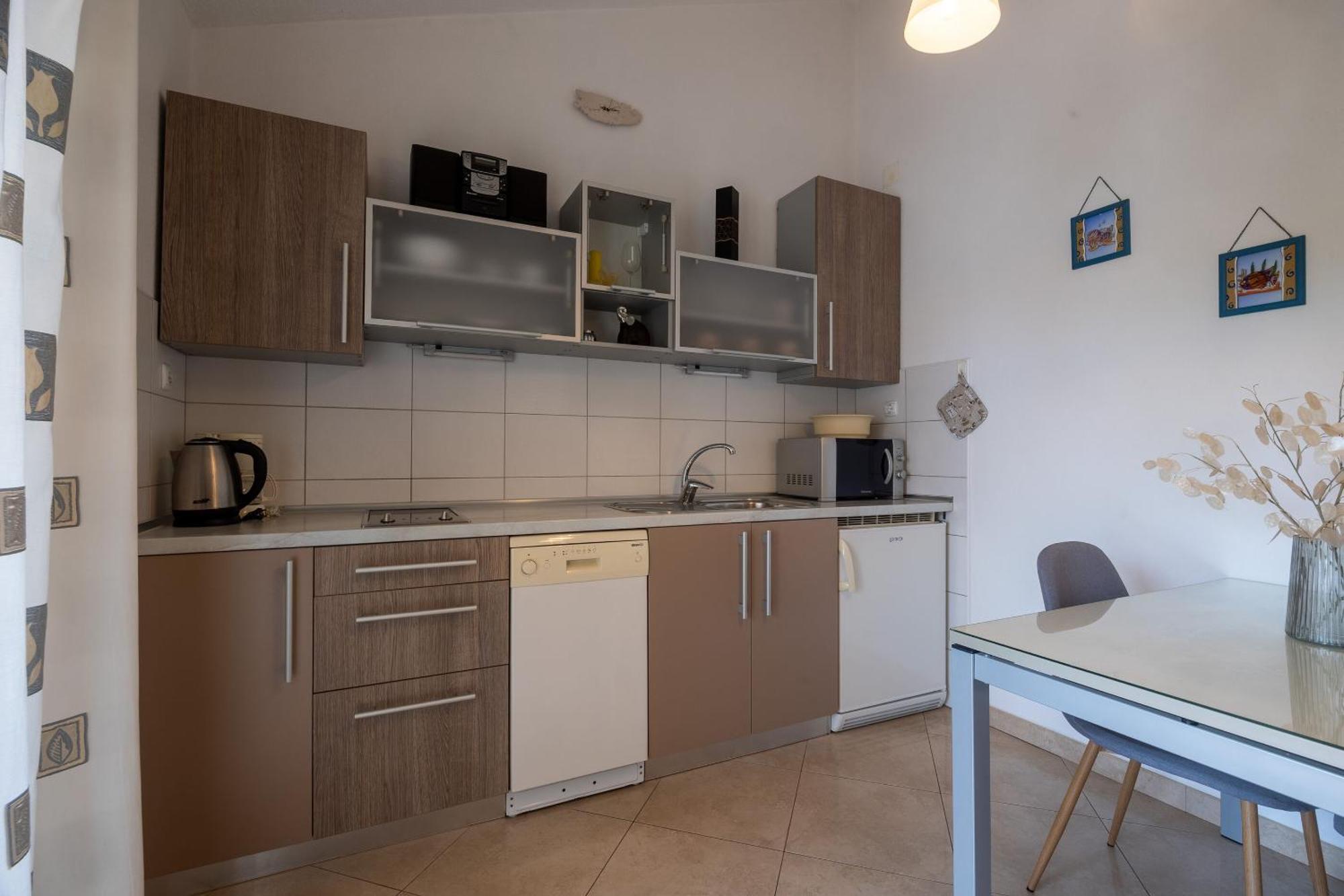 Apartments And Rooms Lea Бол Екстер'єр фото