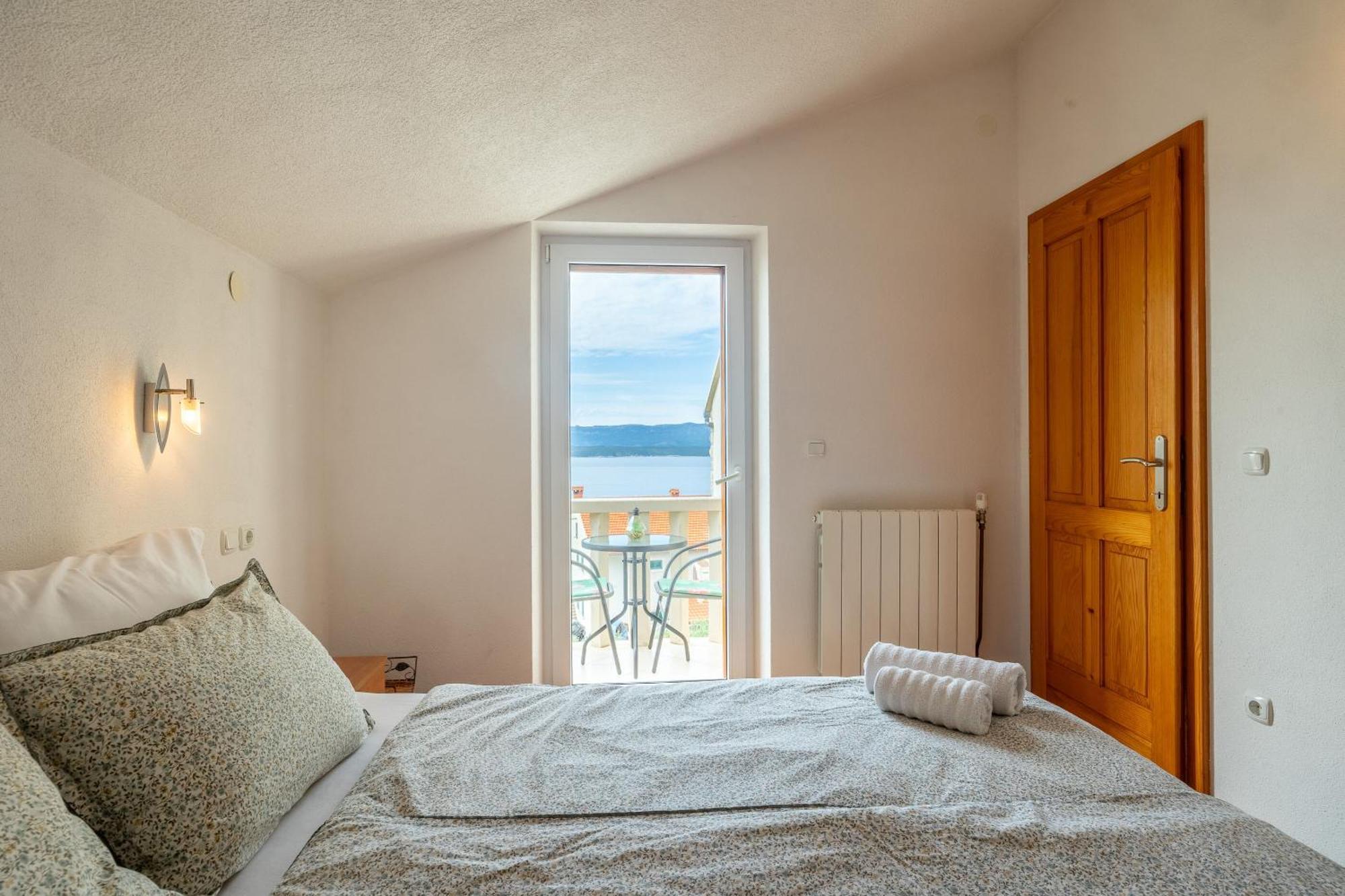 Apartments And Rooms Lea Бол Екстер'єр фото