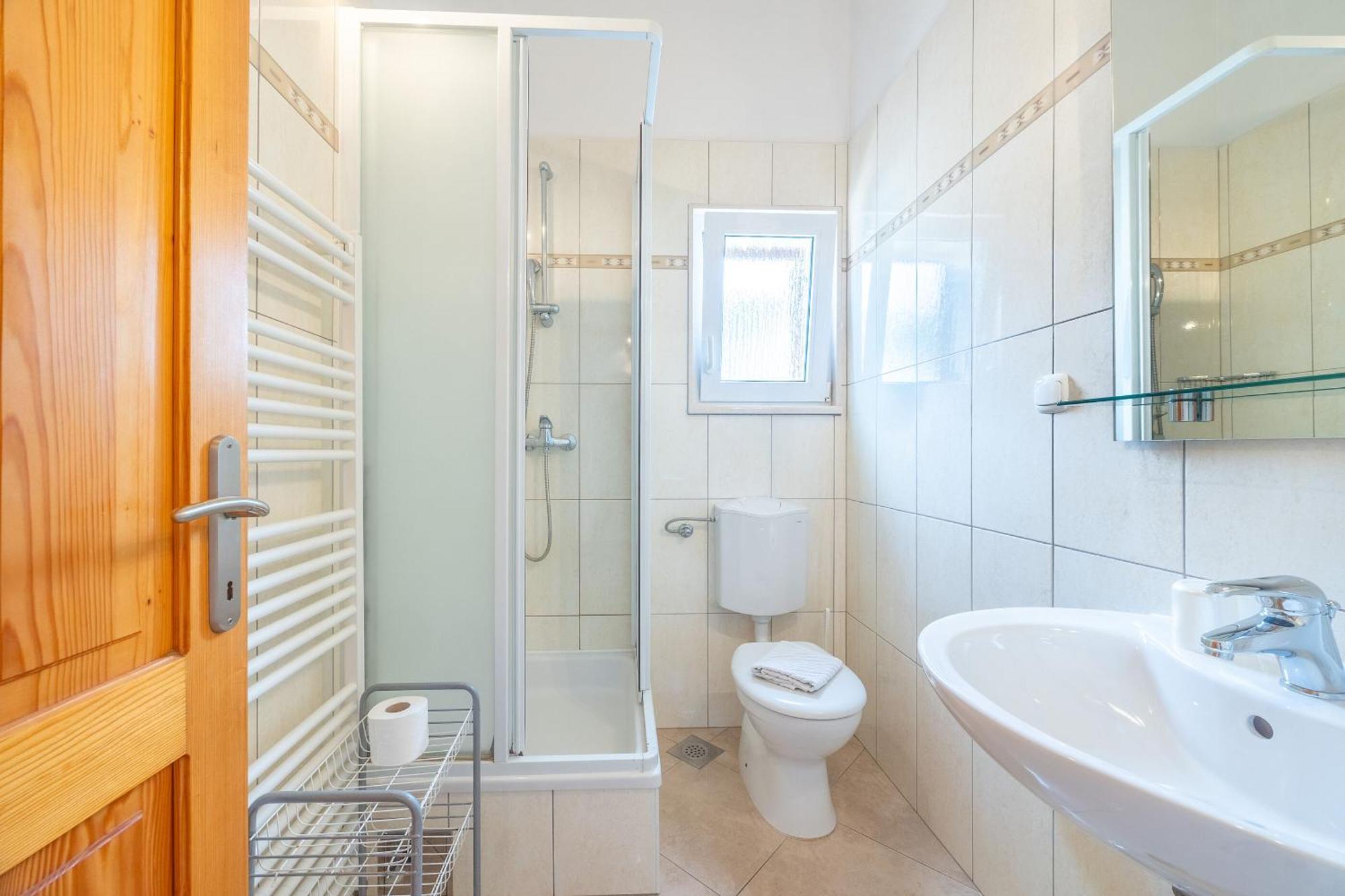 Apartments And Rooms Lea Бол Екстер'єр фото