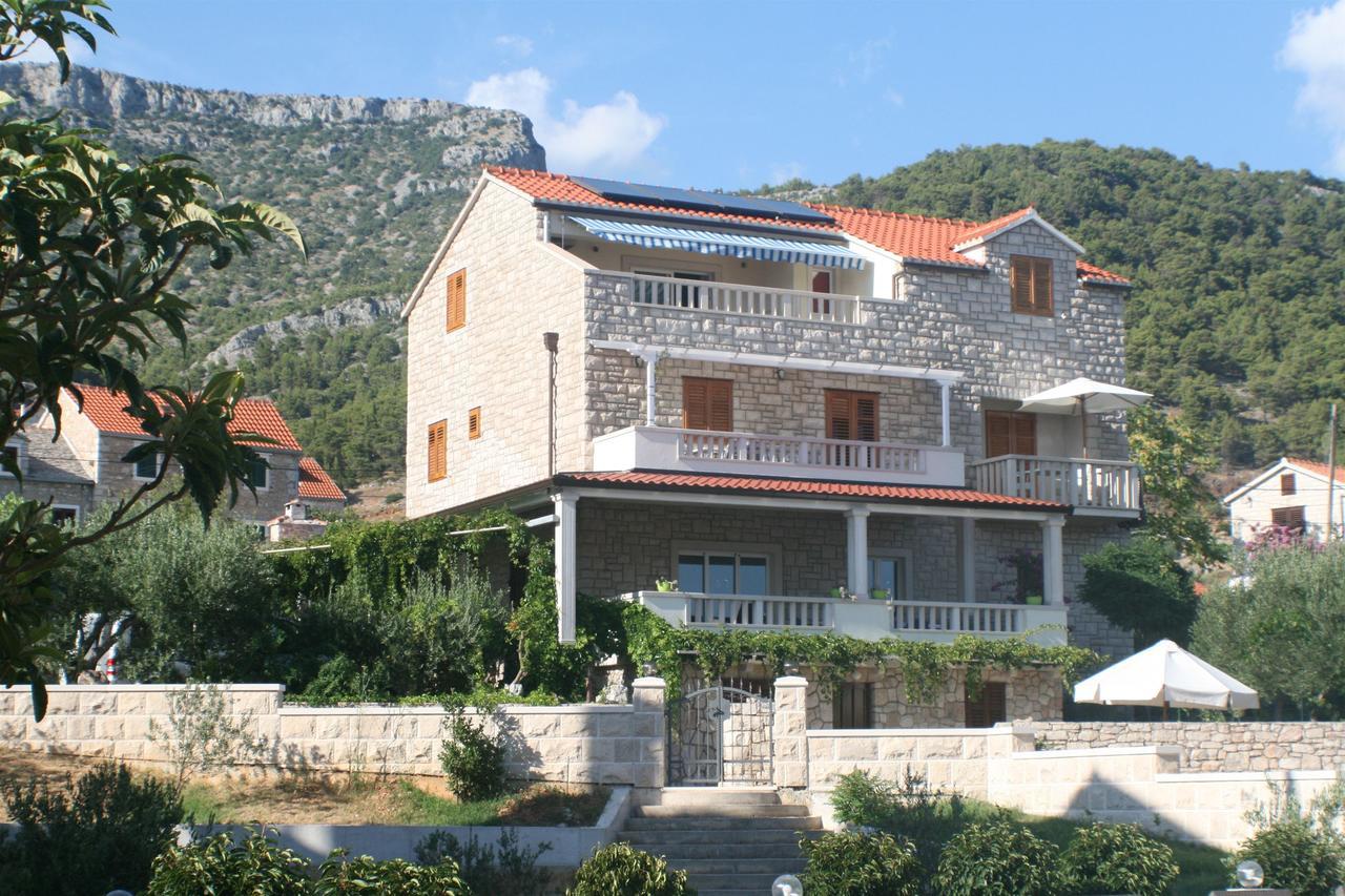 Apartments And Rooms Lea Бол Екстер'єр фото